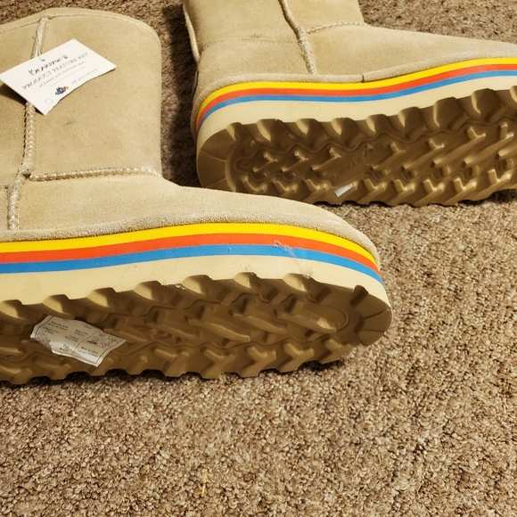 SOLD BEARPAW BOOTS SIZE 8 - Picture 4 of 4